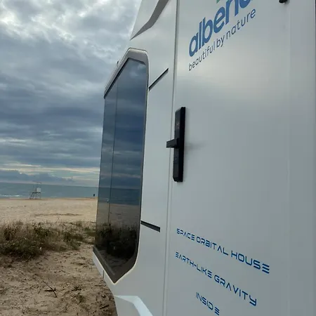 Cort de lux Space Capsules *